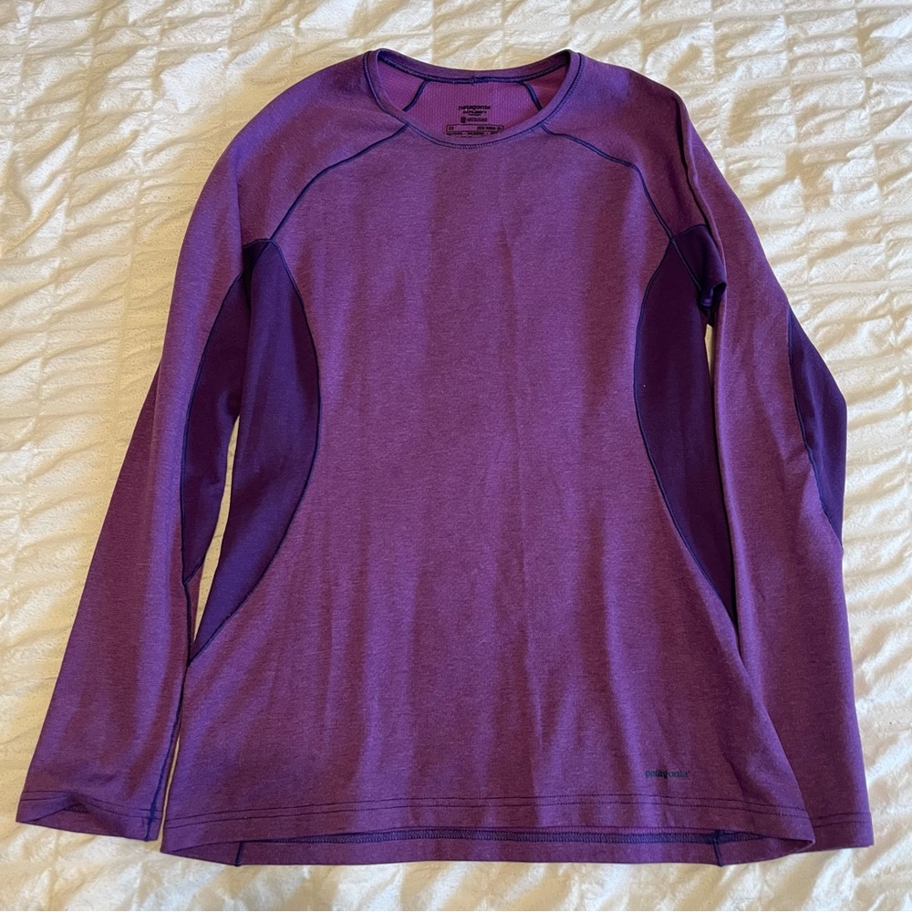 Patagonia Purple Long Sleeve Pull Over Quick Dry Tight Fit Shirt Women’s XSmall